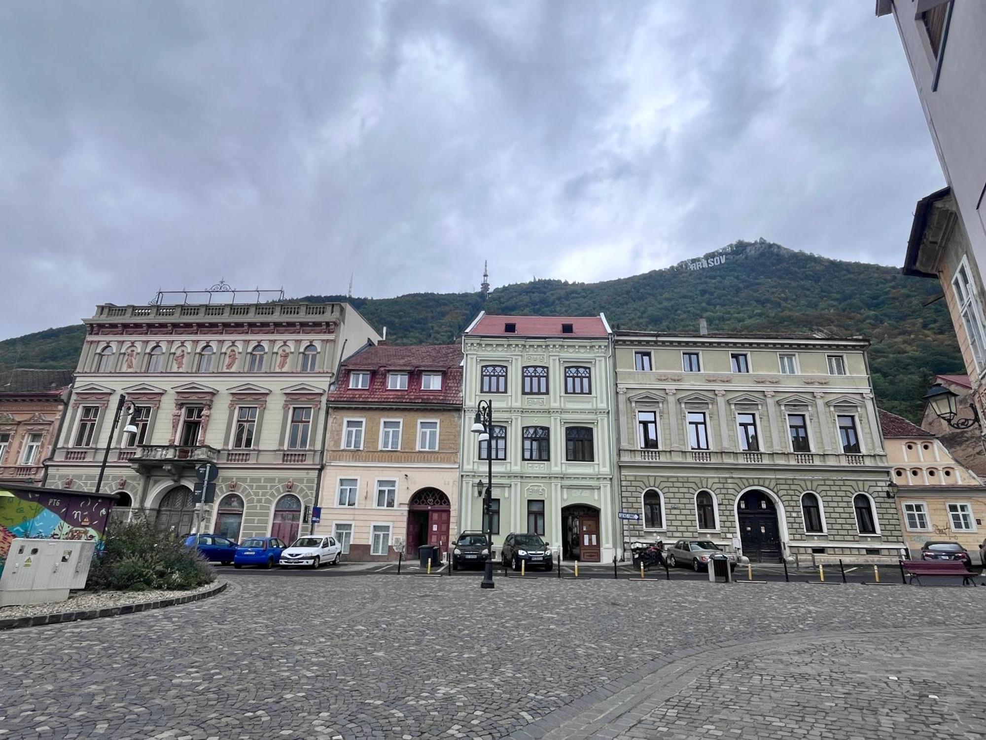 Uptown 46 Apartment Brasov Ngoại thất bức ảnh